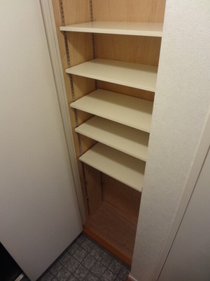 Entrance. Entrance storage