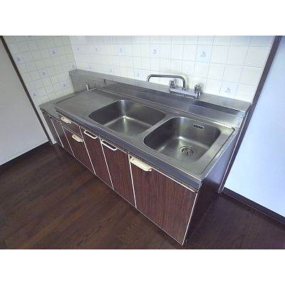 Kitchen. Washable field whopping two places! ! 