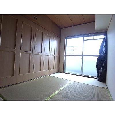 Other room space. Japanese-style space of storage capacity plenty