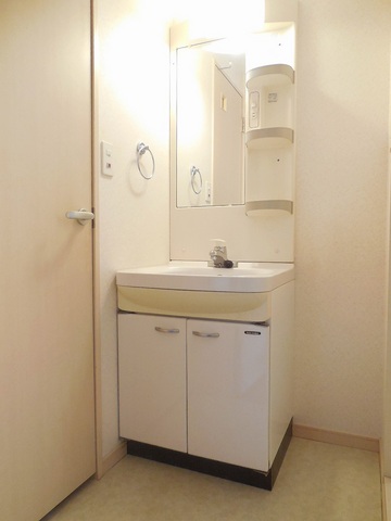 Other room space. Wash