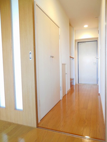 Other room space. Corridor