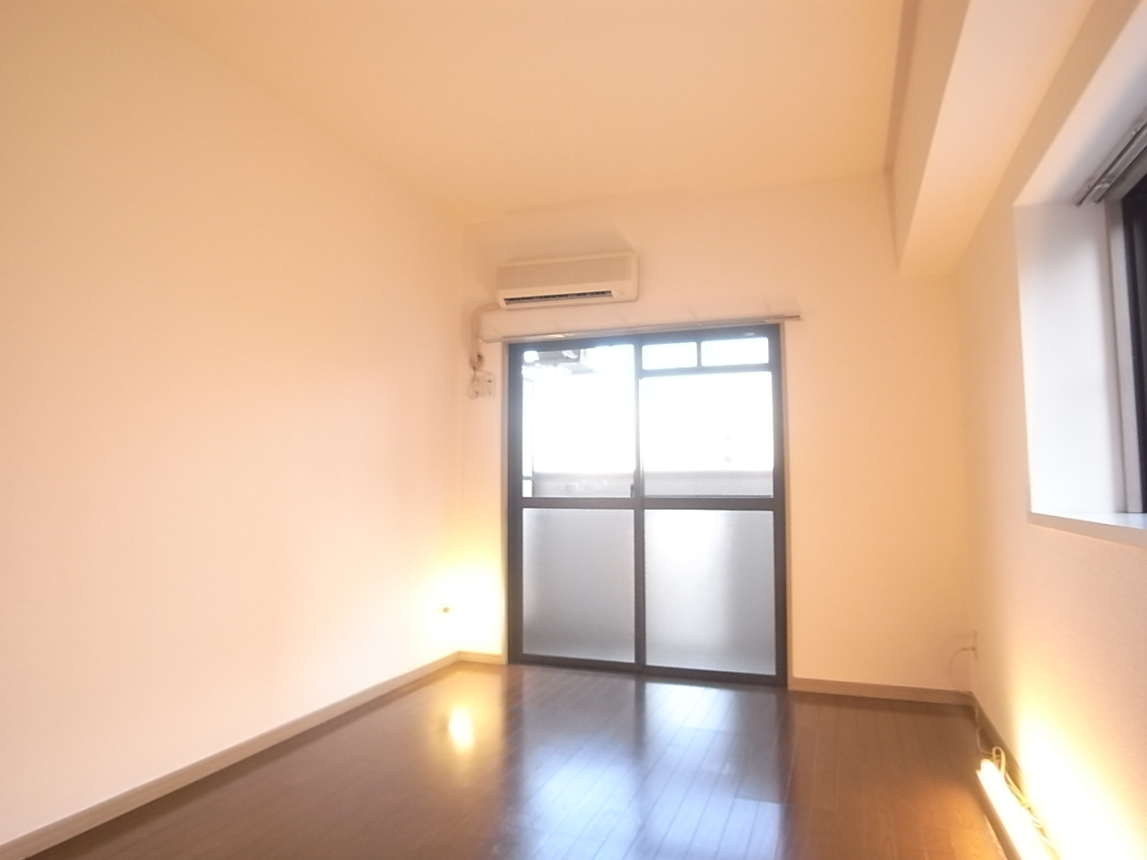 Living and room. It is a good atmosphere!