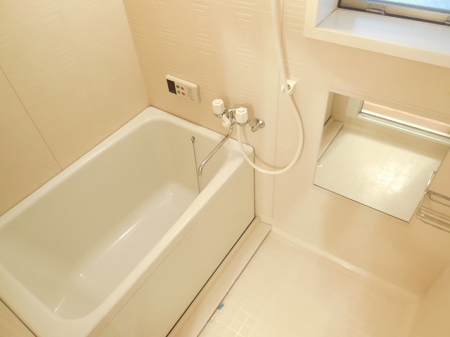 Bath. Bathroom is equipped with ventilation window