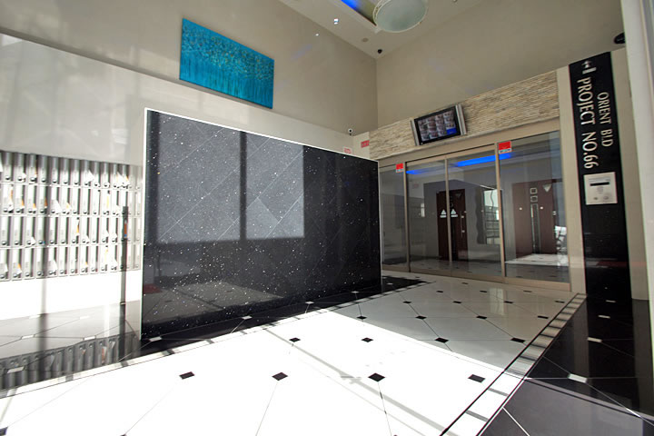 Building appearance. Entrance