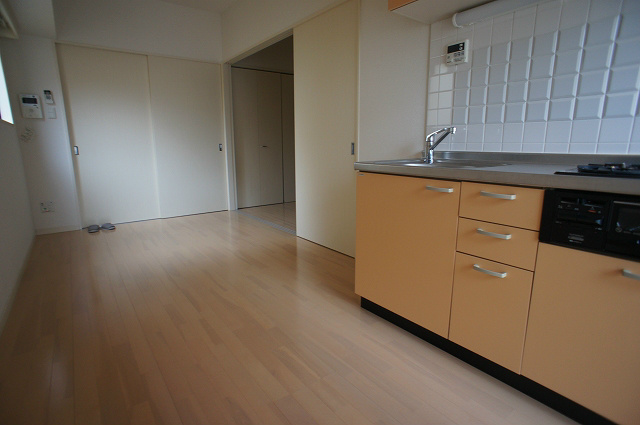 Entrance. Living room ☆