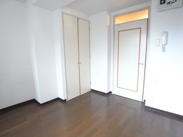 Living and room. Flooring