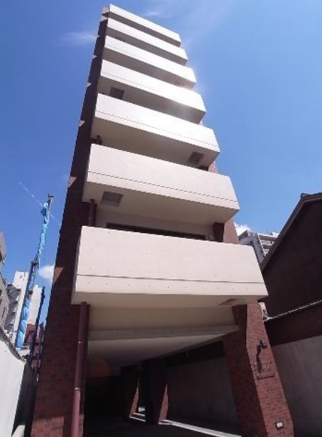 Building appearance. Initial cost split consultation possible without the interest rate fee