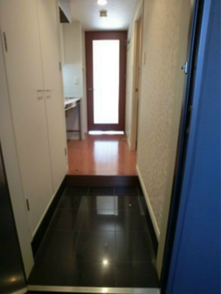 Entrance. With a shoe box