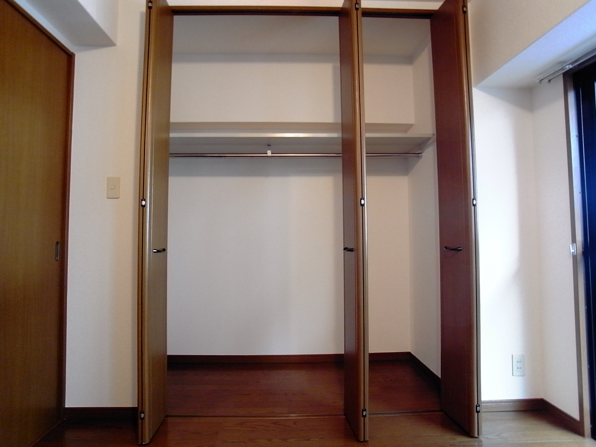 Receipt. Closet is also large