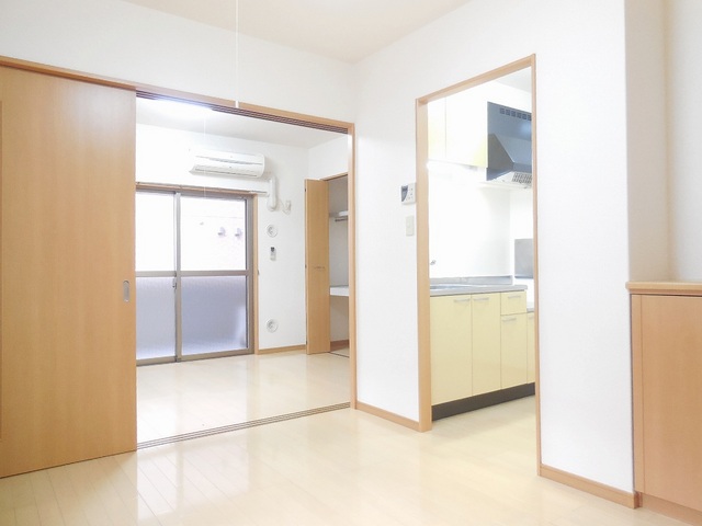 Living and room. Large dining room