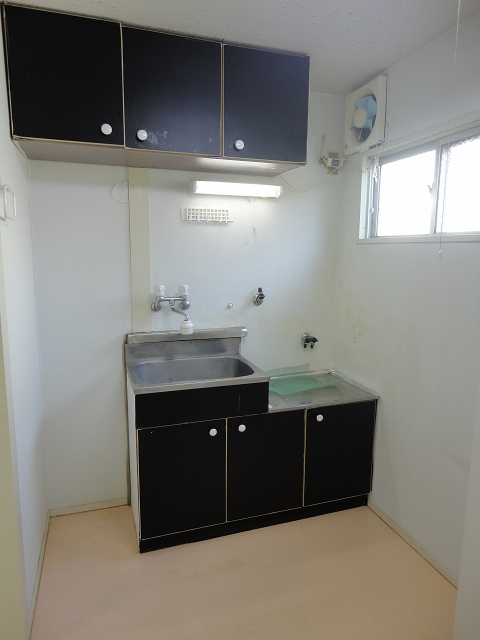 Kitchen. Chitin is spacious and comfortable