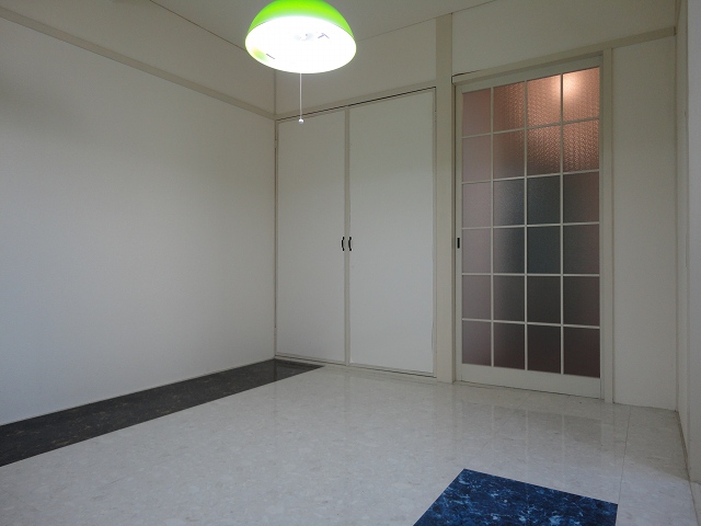 Other room space. Discount also rent! !