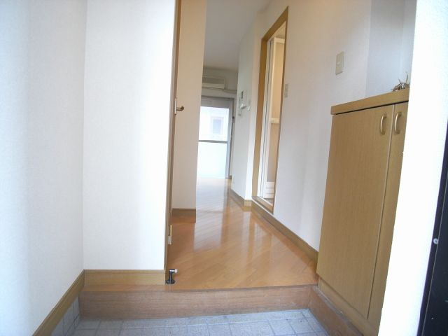 Entrance. Front door