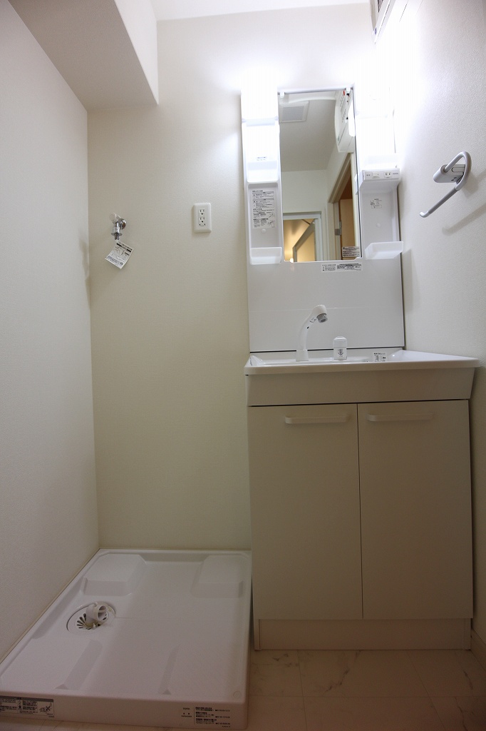 Washroom. Wash dressing room