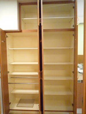 Entrance. Entrance storage