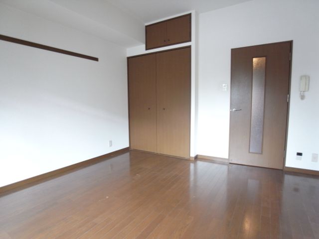 Living and room. Flooring