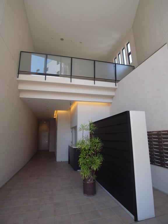 Entrance. Luxurious entrance! 