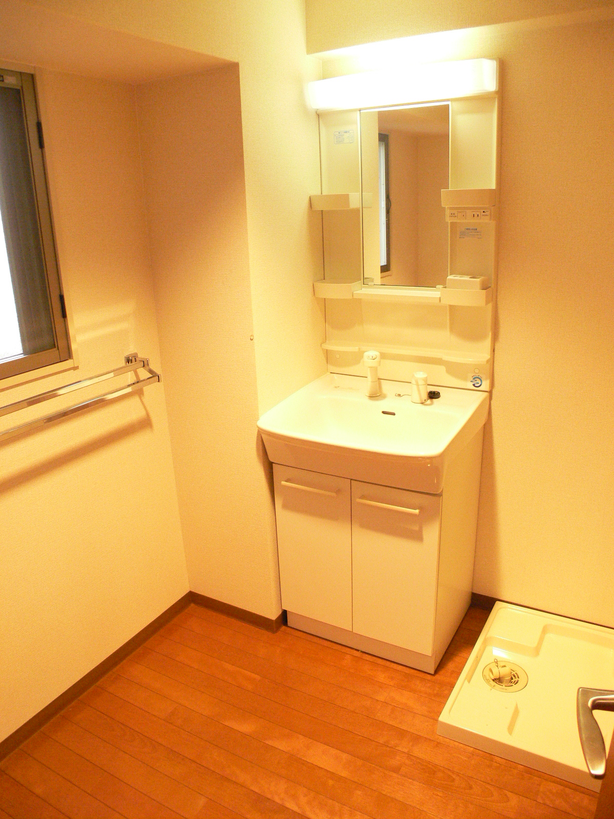 Washroom. Dressing room! There are window. 