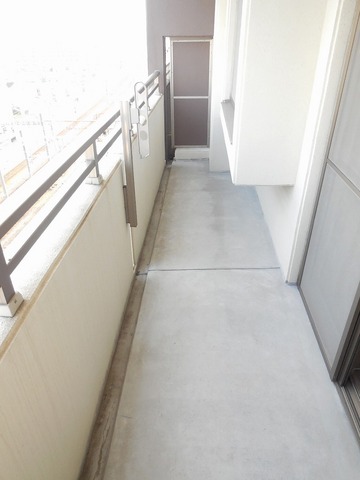 Other room space. Photo is the same property It will be another room