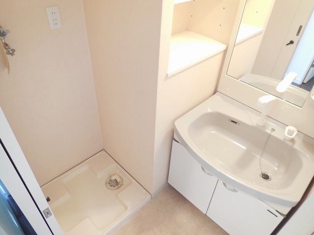 Other room space. Photo is the same property It will be another room