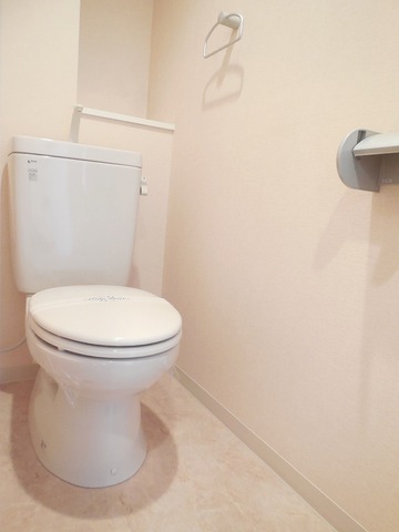 Other room space. Photo is the same property It will be another room