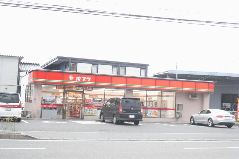 Convenience store. Poplar, Hakata-ku Higashinaka store up (convenience store) 655m