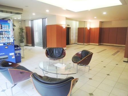 Building appearance. Entrance