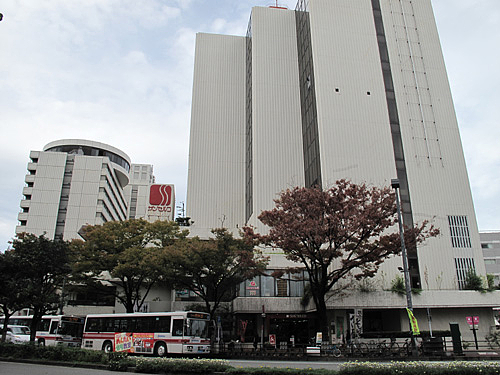 Shopping centre. 518m to San Serco shopping center (shopping center)