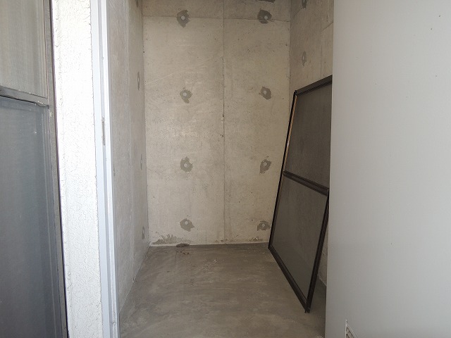 Other. The balcony has a warehouse