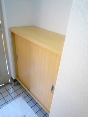 Entrance. Cupboard