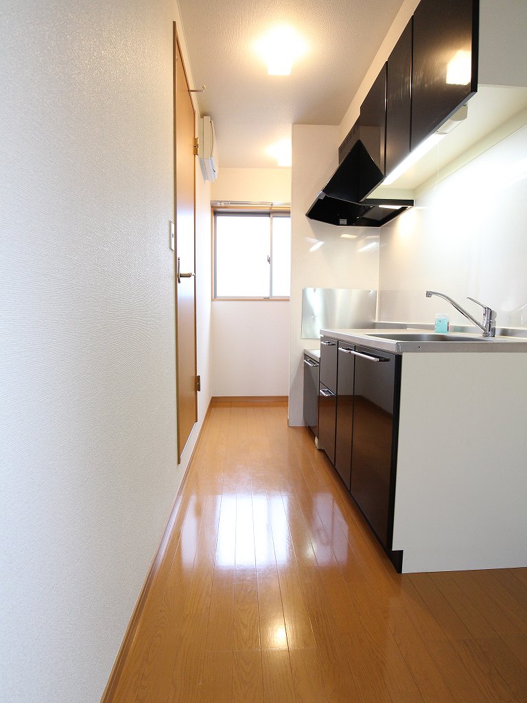 Kitchen. kitchen Same building reference photo