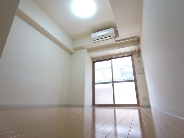 Living and room. Spacious Western-style 7 Pledge. The arrangement of the furniture you can enjoy various.