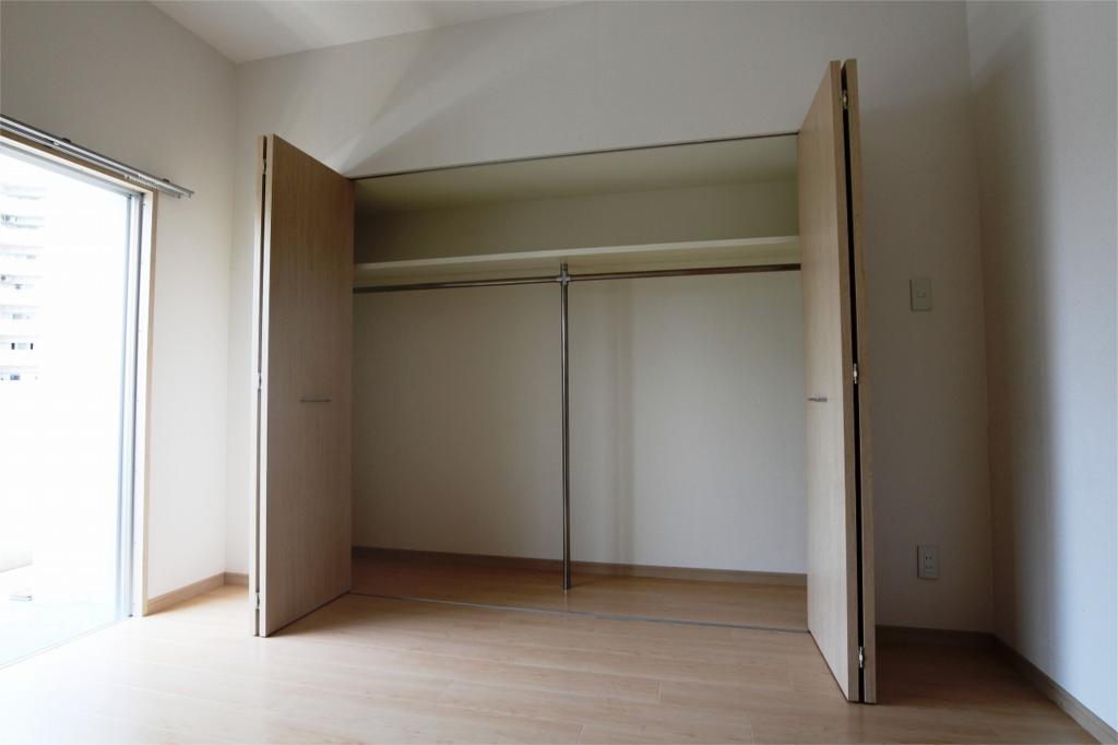 Receipt. closet Another Room No. reference photograph