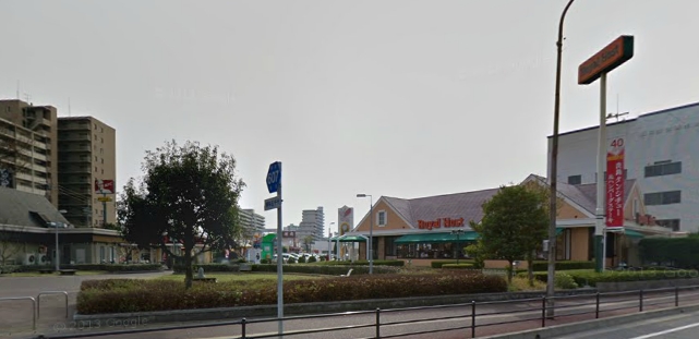 Shopping centre. Papillon 524m to Plaza (shopping center)