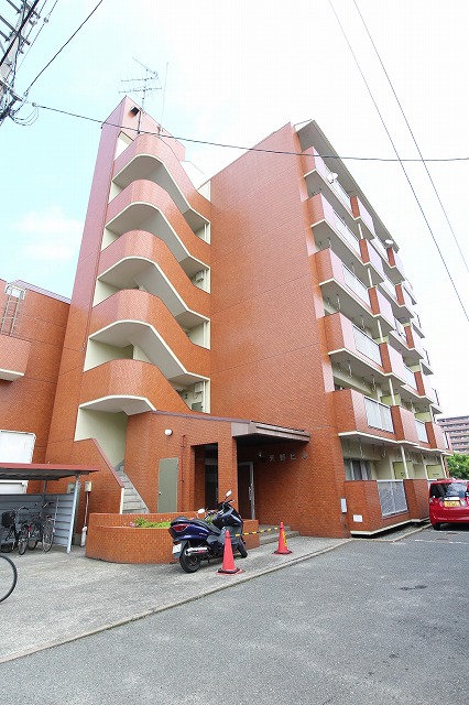 Building appearance. appearance