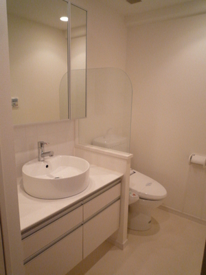 Washroom. Wash ・ toilet