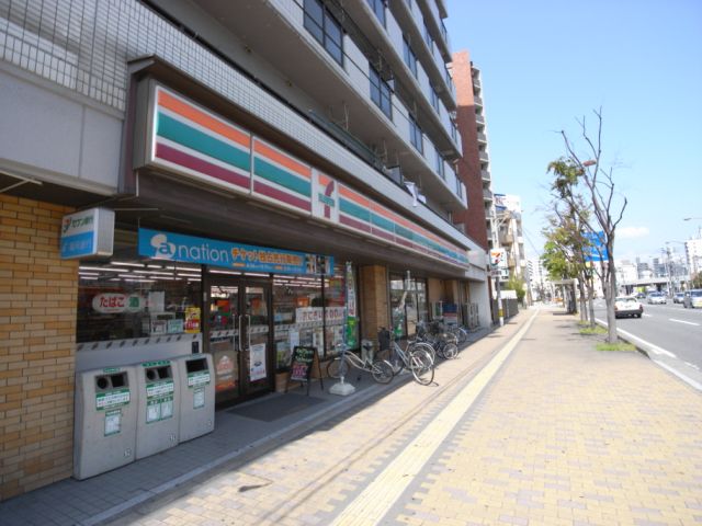 Convenience store. 290m to Seven-Eleven (convenience store)