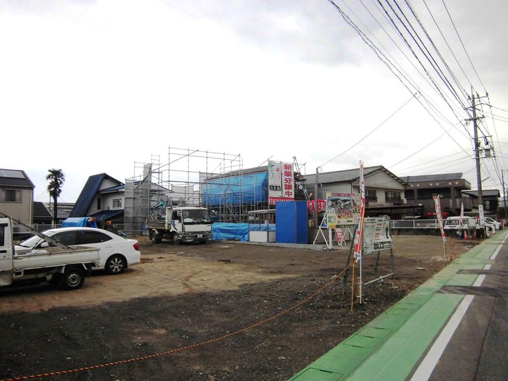 Local photos, including front road. Local (12 May 2013) Shooting