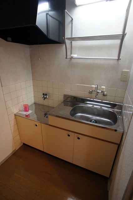 Kitchen. It brings two-burner stove! 