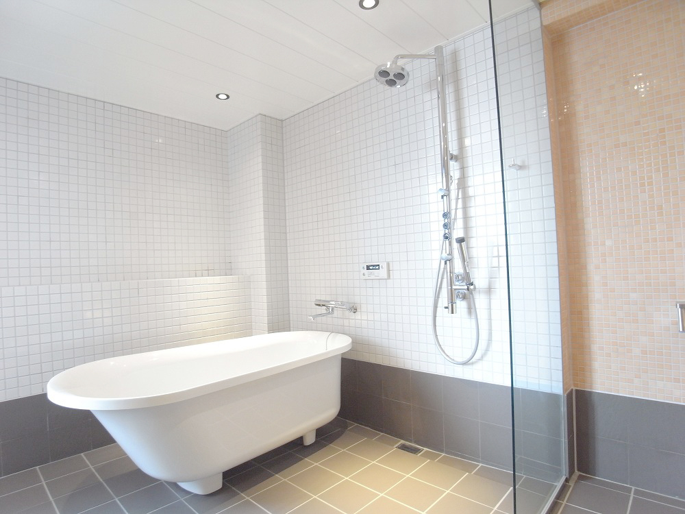 Bath. Reheating ・ Bathroom Dryer ・ Thermostatic Faucets