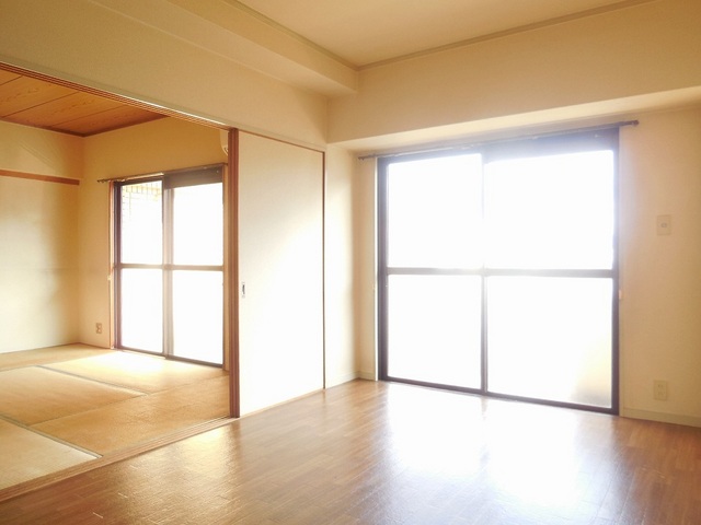 Living and room. There is a feeling of freedom is the room