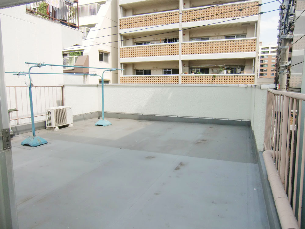 Other common areas. Rooftop product Hoshiba there.