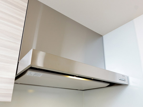 Kitchen.  [Range food] Rectifying plate to suck the dirt, Since the enamel made a persistent dirt quick Hitofuki. Since the removal is also simple, The back side of the dirt anxious also easier to care, You can clean wash.  ※ It depends on the shape of the kitchen.