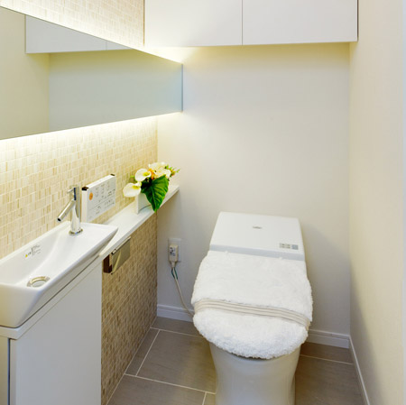 Toilet.  [Restroom] Energy saving and water-saving, ease of use, On systems equipped with toilet a variety of functions. Easy to clean, You can hygienically use.