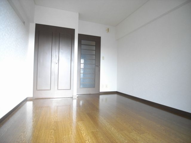 Living and room. Flooring