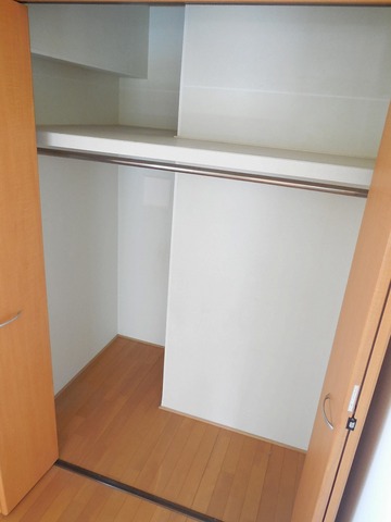 Other room space. closet