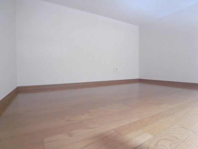 Other room space. loft