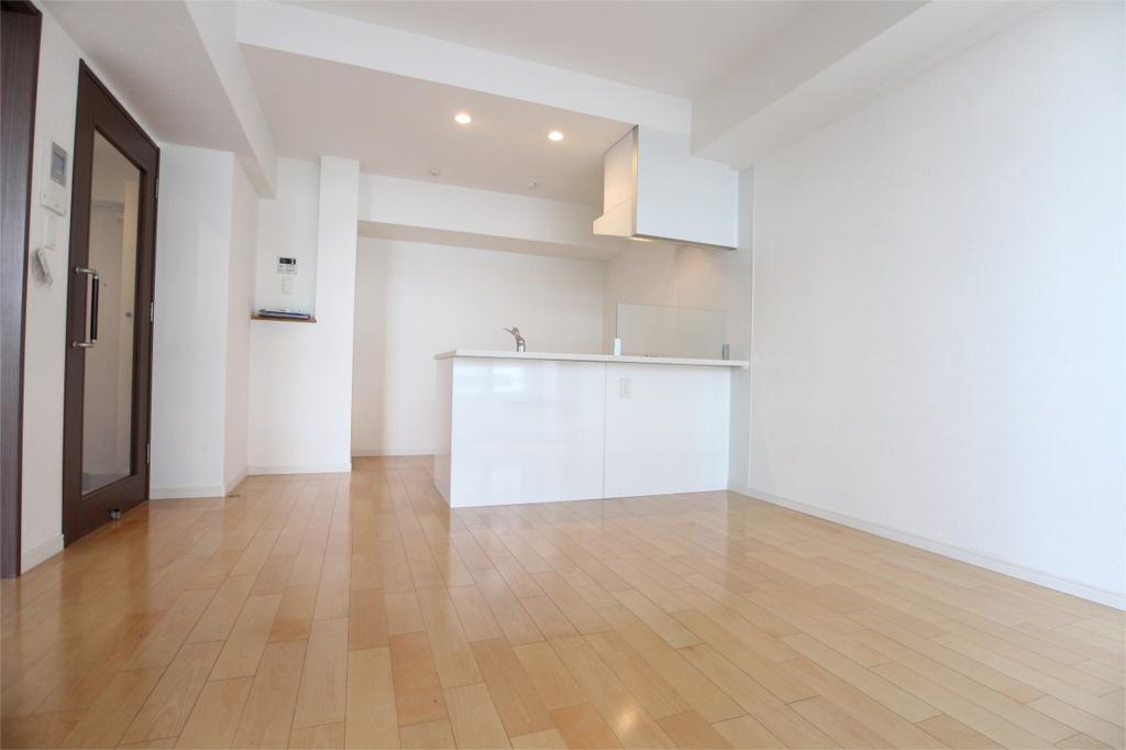 Living and room. living Same building reference photo