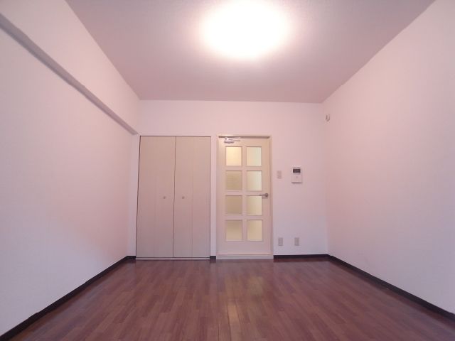 Living and room. Flooring