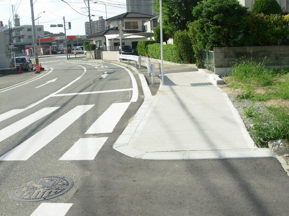 Local photos, including front road. Local (July 2013) Shooting